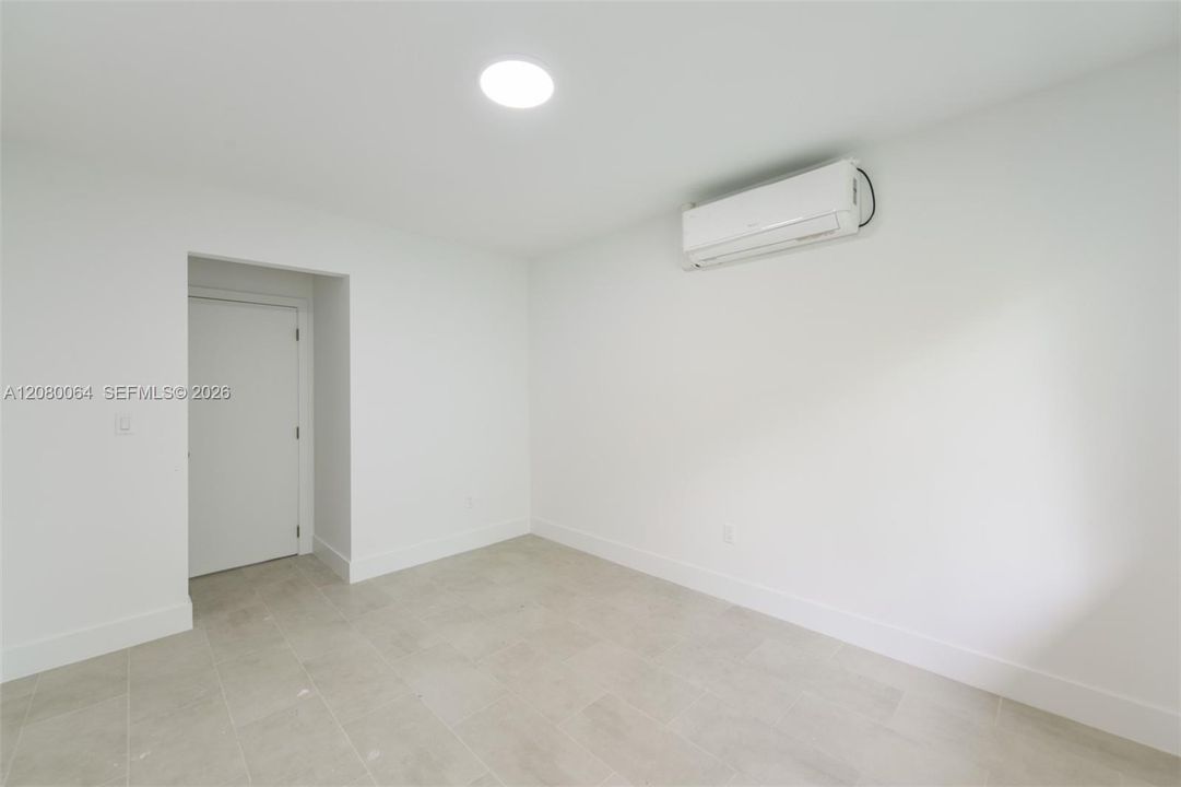 For Rent: $1,900 (1 beds, 1 baths, 517 Square Feet)