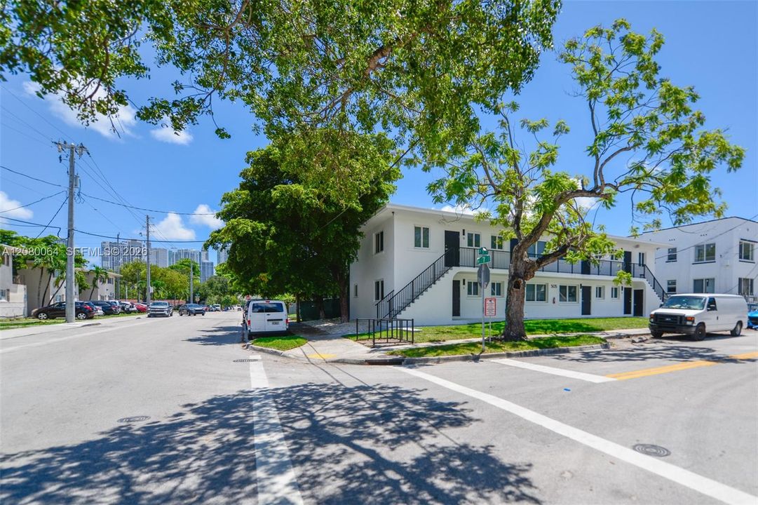 For Rent: $1,900 (1 beds, 1 baths, 517 Square Feet)