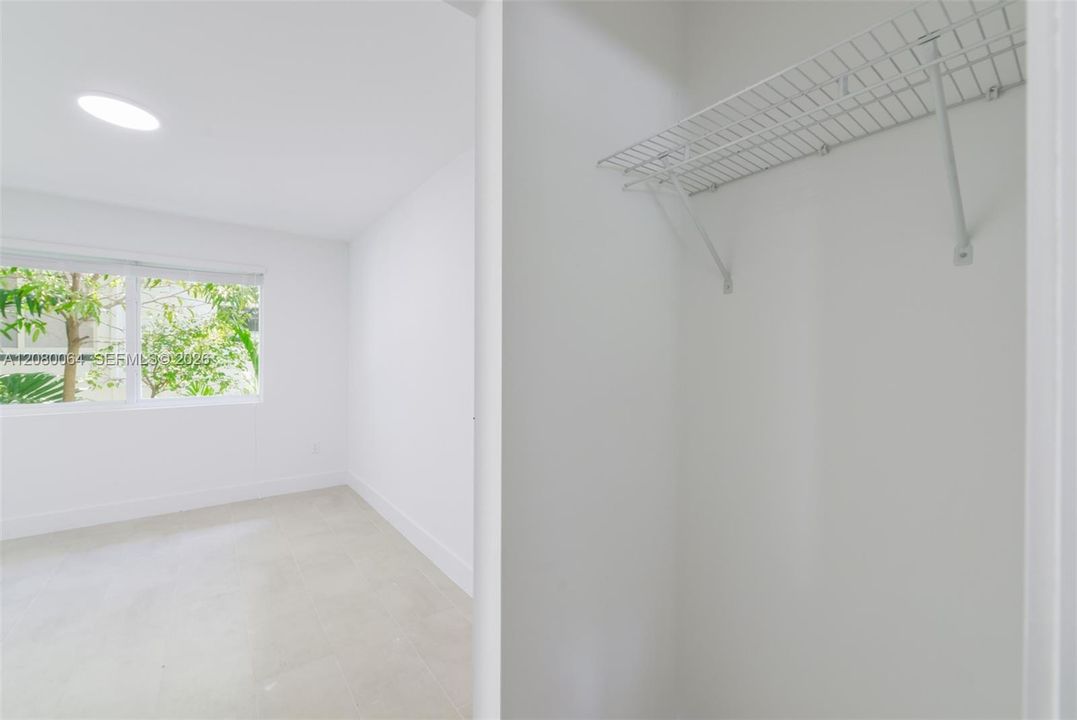 For Rent: $1,900 (1 beds, 1 baths, 517 Square Feet)