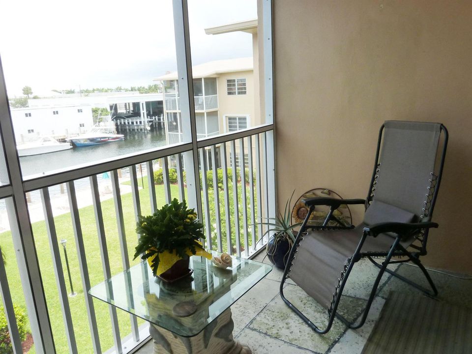 Balcony faces South