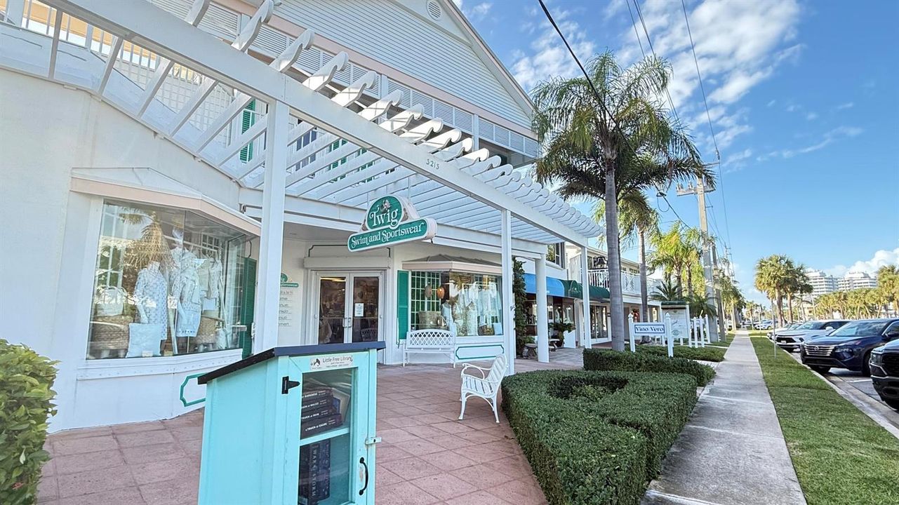 DOWNTOWN VERO BEACH