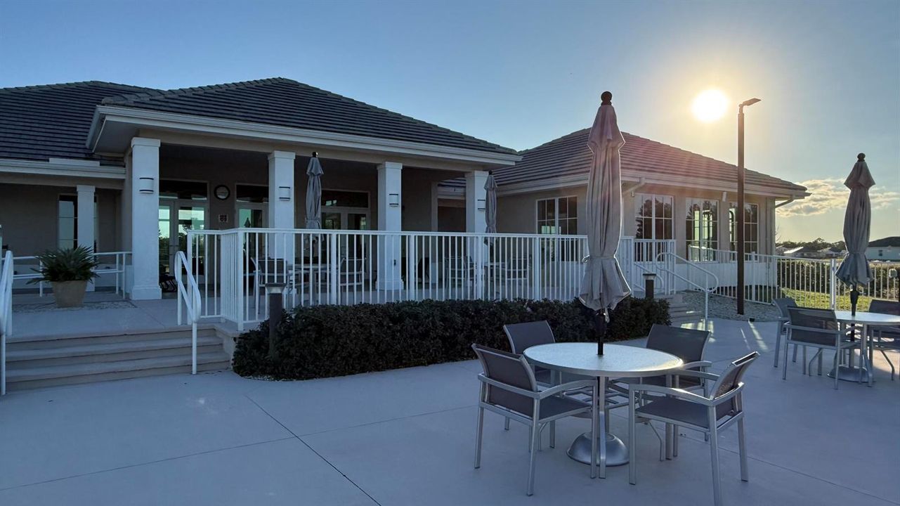 CLUB HOUSE