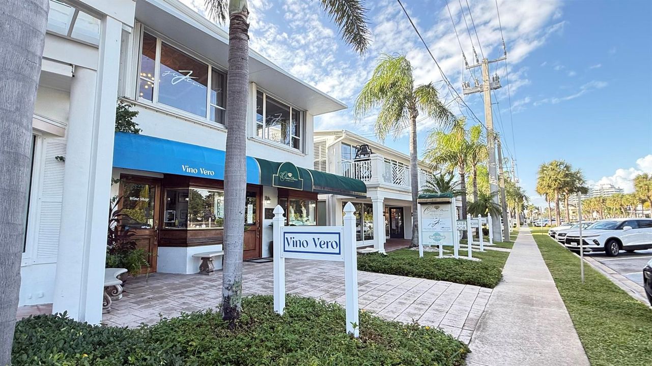 DOWNTOWN VERO BEACH