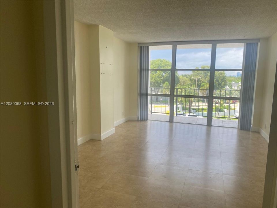 En Venta: $190,000 (1 camas, 1 baños, 915 Pies cuadrados)