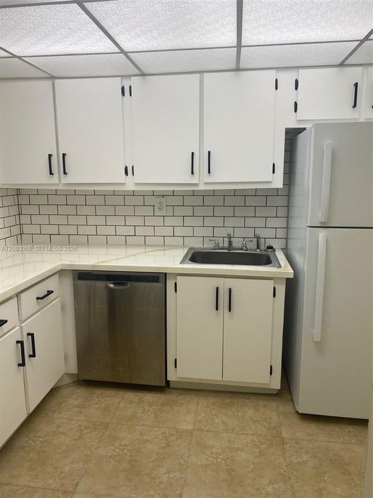 En Venta: $190,000 (1 camas, 1 baños, 915 Pies cuadrados)