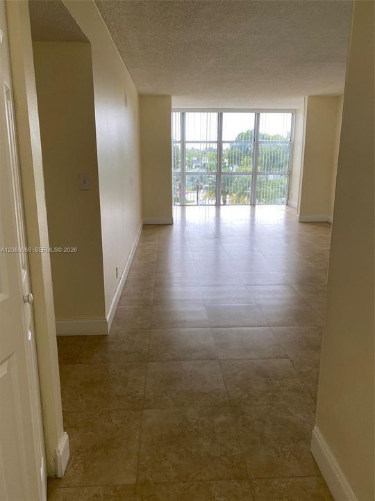 En Venta: $190,000 (1 camas, 1 baños, 915 Pies cuadrados)