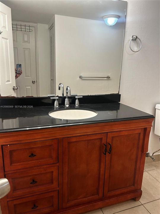 For Rent: $1,850 (1 beds, 1 baths, 679 Square Feet)