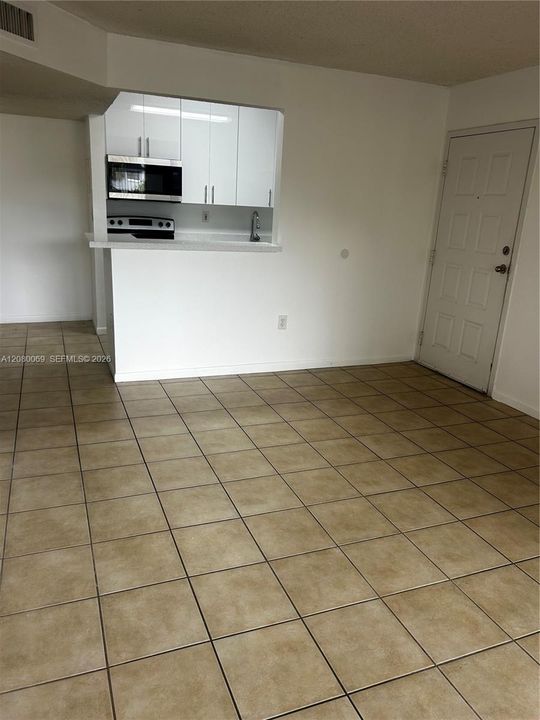 For Rent: $1,850 (1 beds, 1 baths, 679 Square Feet)