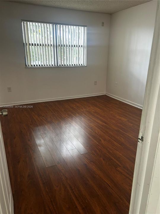 For Rent: $1,850 (1 beds, 1 baths, 679 Square Feet)