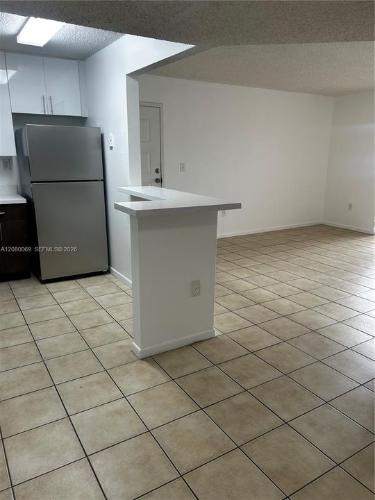 For Rent: $1,850 (1 beds, 1 baths, 679 Square Feet)