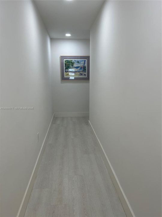 В аренду: $2,600 (1 спален, 1 ванн, 3322 Квадратных фут)