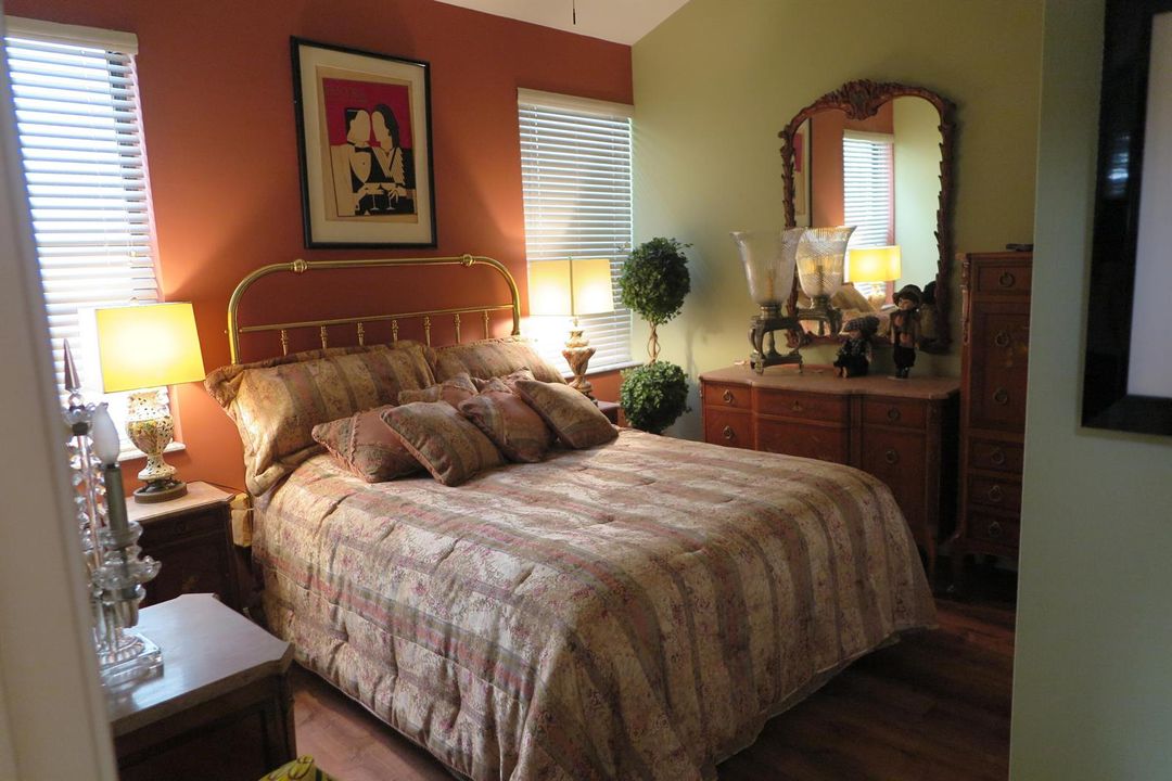 2nd bedroom