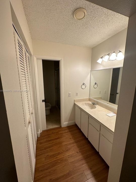 For Sale: $489,000 (2 beds, 2 baths, 1392 Square Feet)