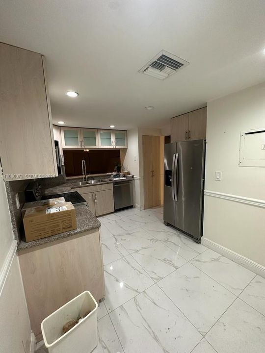 For Sale: $489,000 (2 beds, 2 baths, 1392 Square Feet)