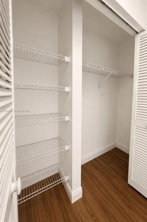 For Sale: $489,000 (2 beds, 2 baths, 1392 Square Feet)