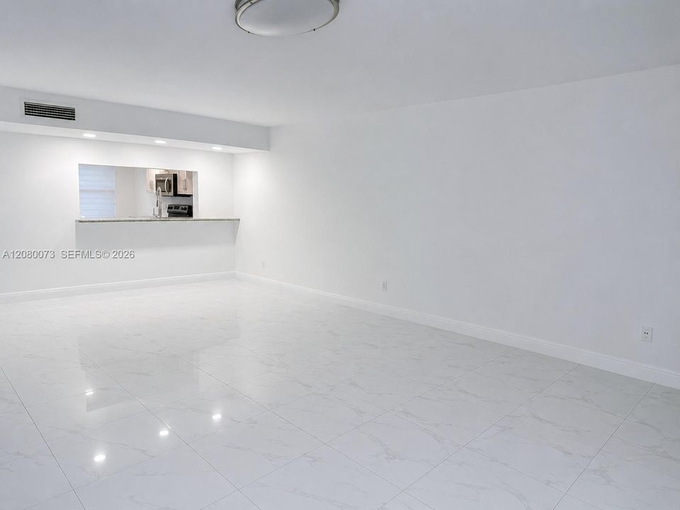 For Sale: $489,000 (2 beds, 2 baths, 1392 Square Feet)