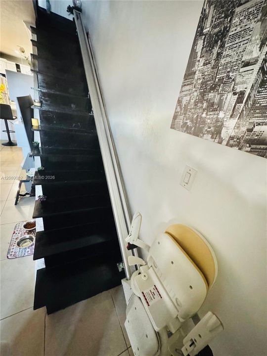 For Sale: $210,000 (1 beds, 1 baths, 624 Square Feet)