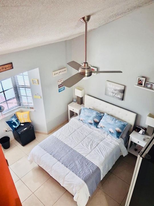 For Sale: $210,000 (1 beds, 1 baths, 624 Square Feet)