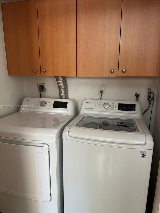 For Rent: $4,500 (4 beds, 3 baths, 3030 Square Feet)