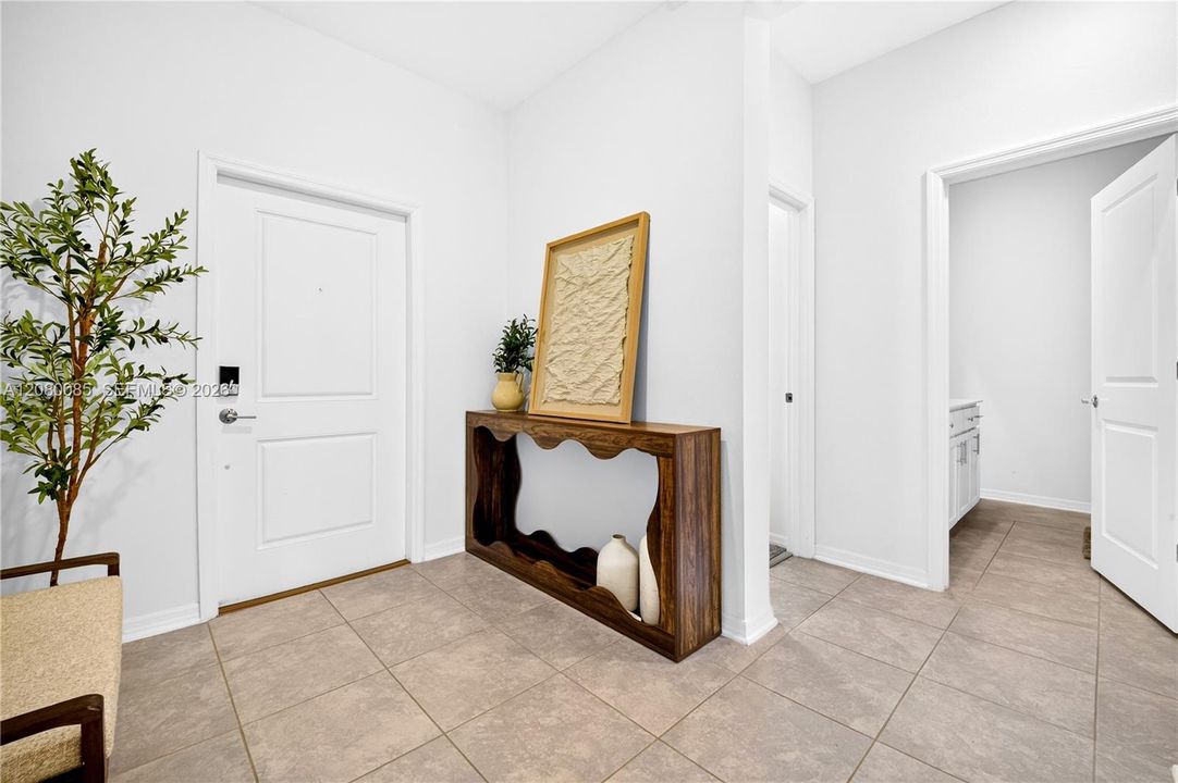 En Venta: $415,000 (4 camas, 2 baños, 1843 Pies cuadrados)