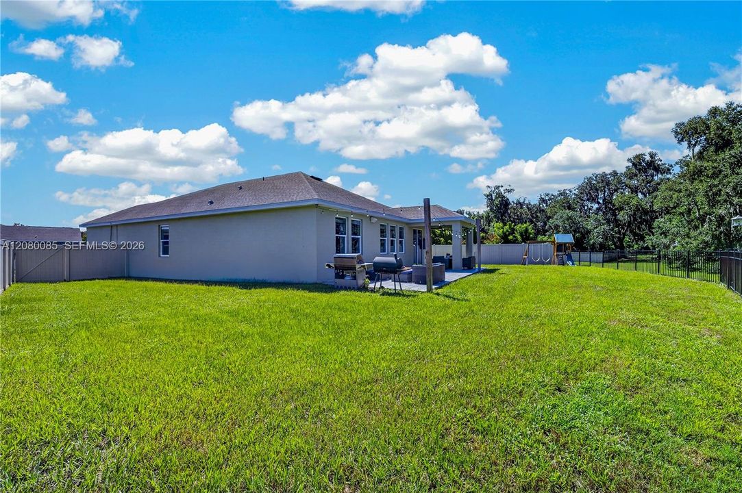 En Venta: $415,000 (4 camas, 2 baños, 1843 Pies cuadrados)