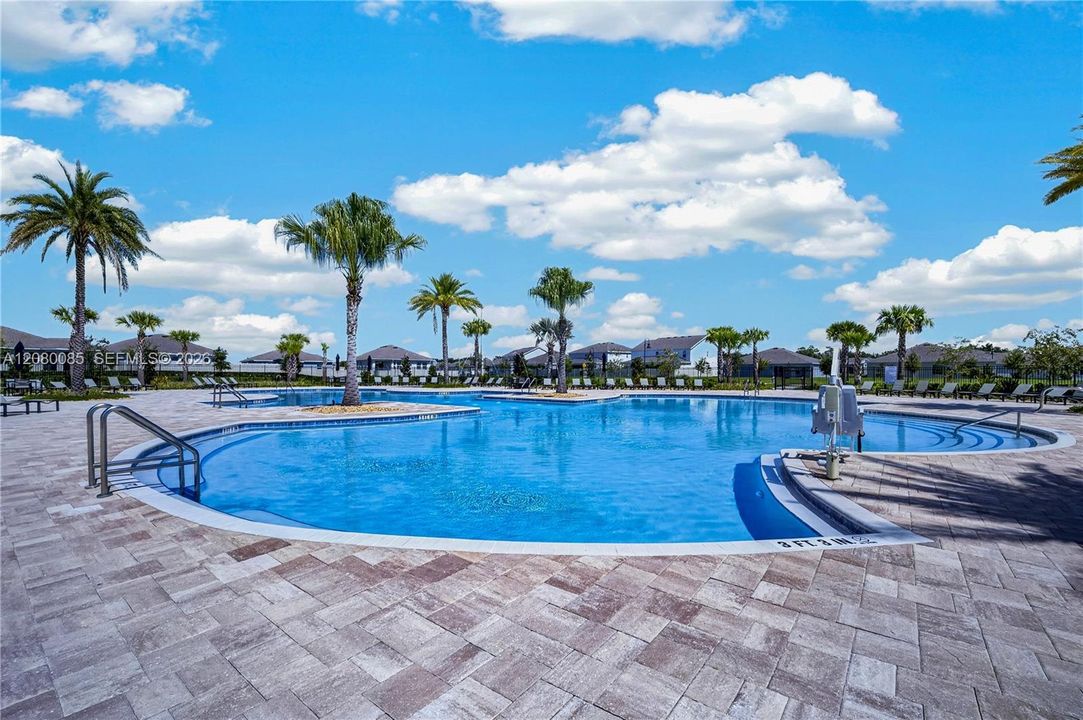 En Venta: $415,000 (4 camas, 2 baños, 1843 Pies cuadrados)