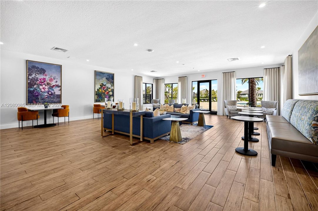 En Venta: $415,000 (4 camas, 2 baños, 1843 Pies cuadrados)