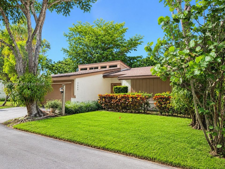 For Sale: $795,000 (3 beds, 2 baths, 2063 Square Feet)