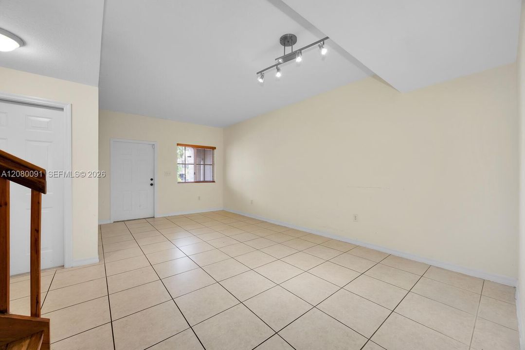 For Rent: $3,200 (3 beds, 2 baths, 1743 Square Feet)