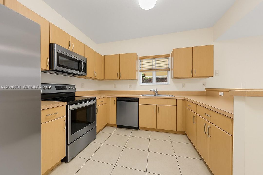 For Rent: $3,200 (3 beds, 2 baths, 1743 Square Feet)