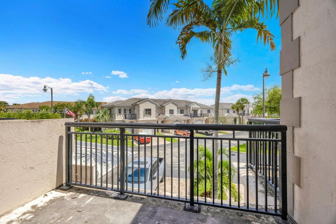 For Rent: $3,200 (3 beds, 2 baths, 1743 Square Feet)