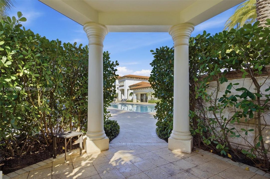 Community Pool - Shaded Corner Cove