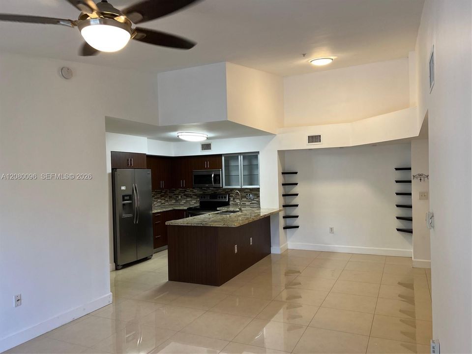 Active With Contract: $2,300 (2 beds, 2 baths, 966 Square Feet)
