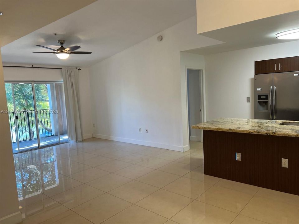 Active With Contract: $2,300 (2 beds, 2 baths, 966 Square Feet)