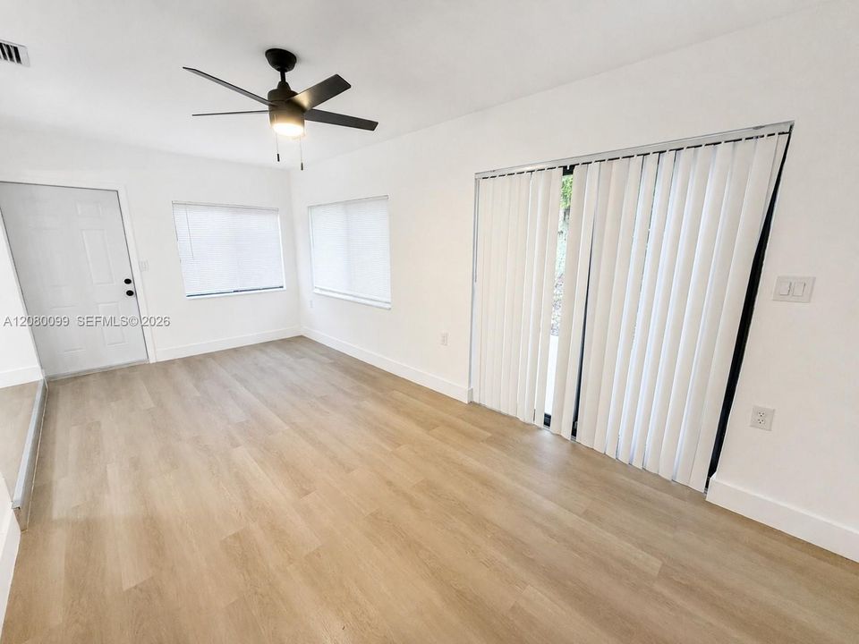 For Sale: $525,000 (4 beds, 2 baths, 1537 Square Feet)