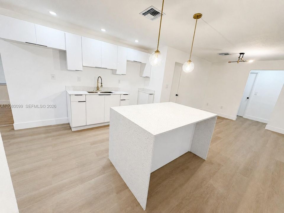 For Sale: $525,000 (4 beds, 2 baths, 1537 Square Feet)