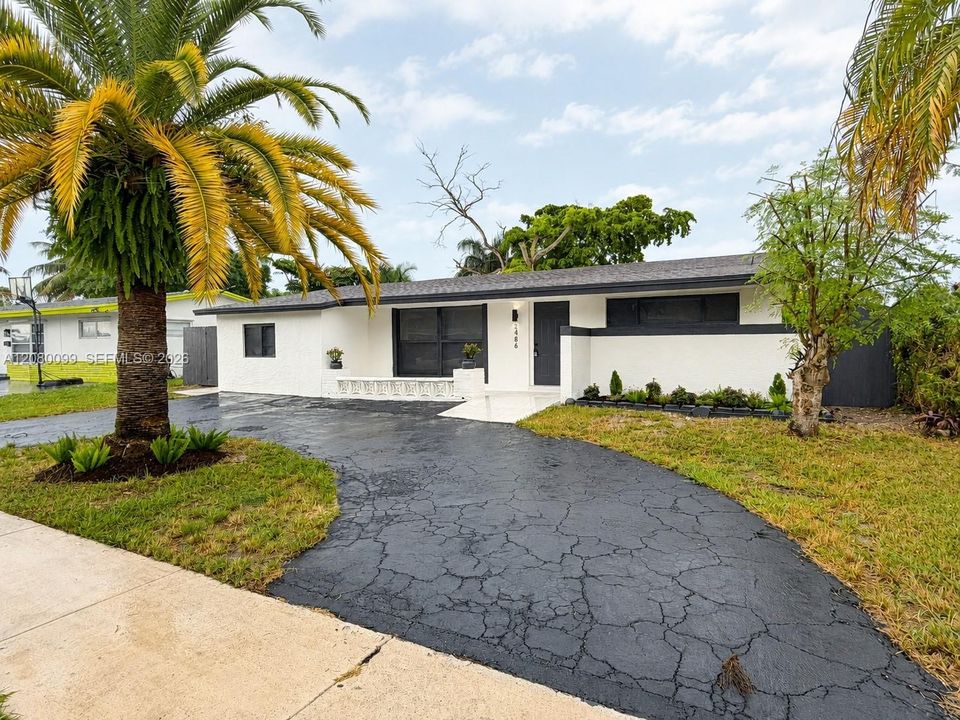 For Sale: $525,000 (4 beds, 2 baths, 1537 Square Feet)