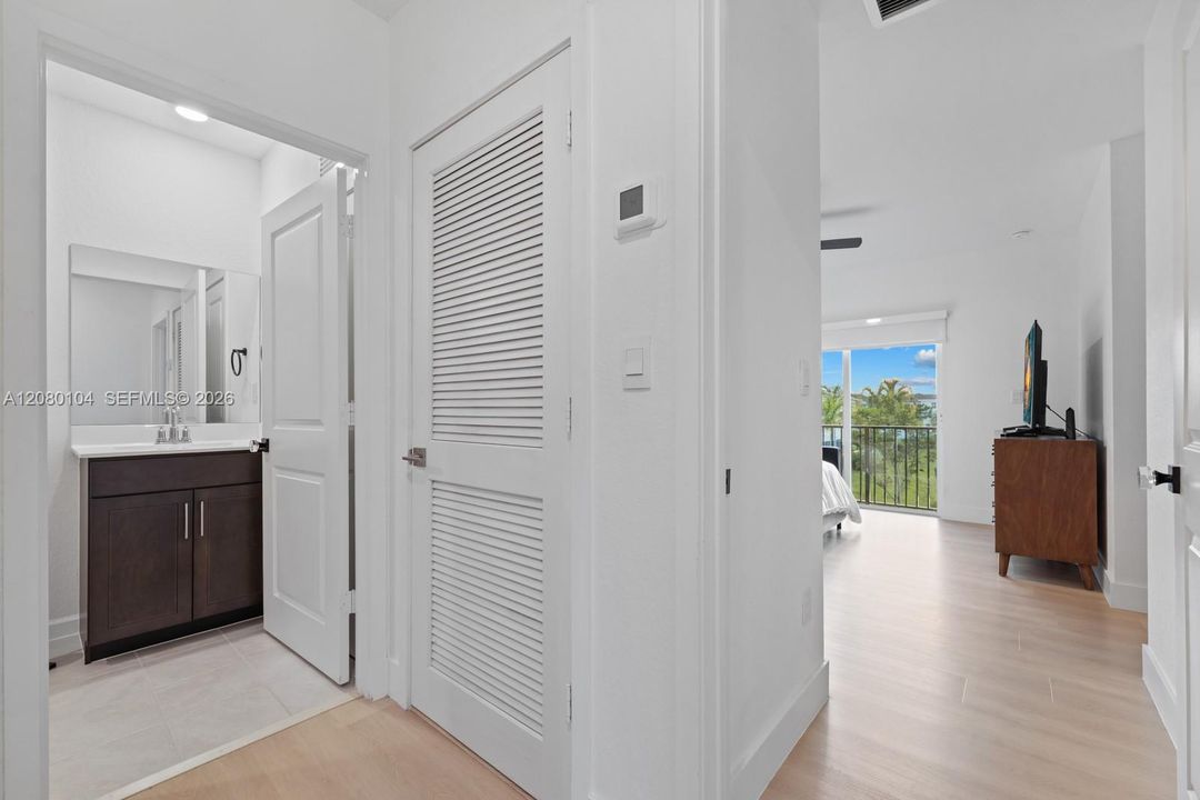 В аренду: $3,200 (3 спален, 2 ванн, 1628 Квадратных фут)