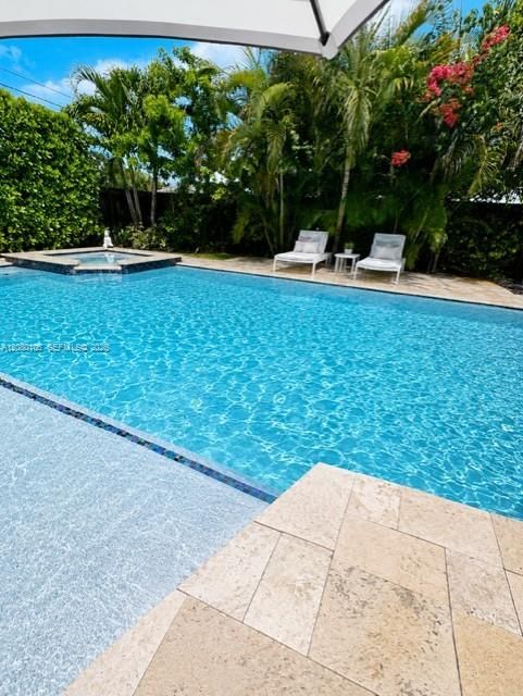 For Rent: $11,500 (4 beds, 2 baths, 1624 Square Feet)