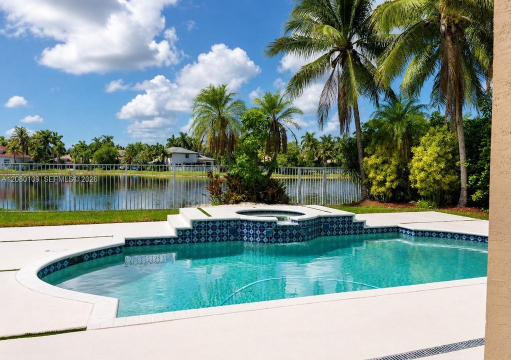 Pool & Lake View