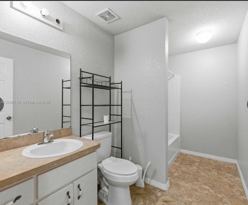 En Renta: $1,975 (3 camas, 2 baños, 0 Pies cuadrados)