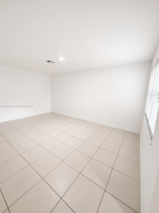 For Rent: $3,500 (3 beds, 2 baths, 1734 Square Feet)
