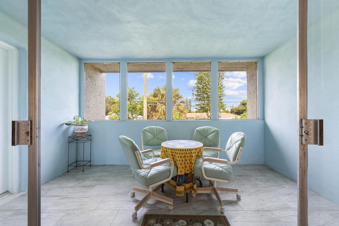 Screened Balcony