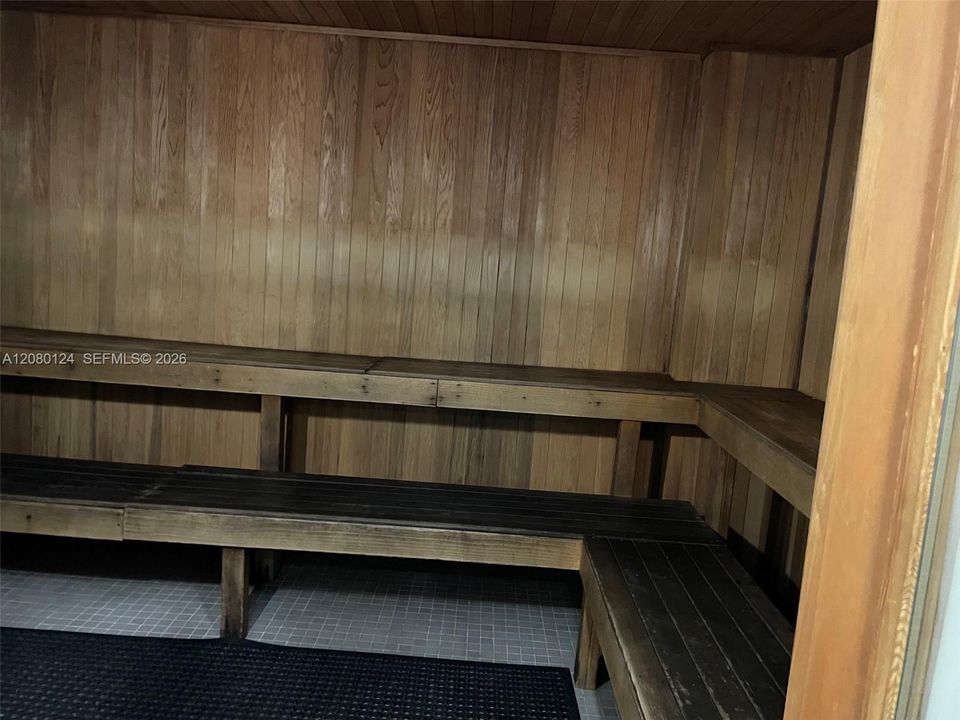 MEN SAUNA