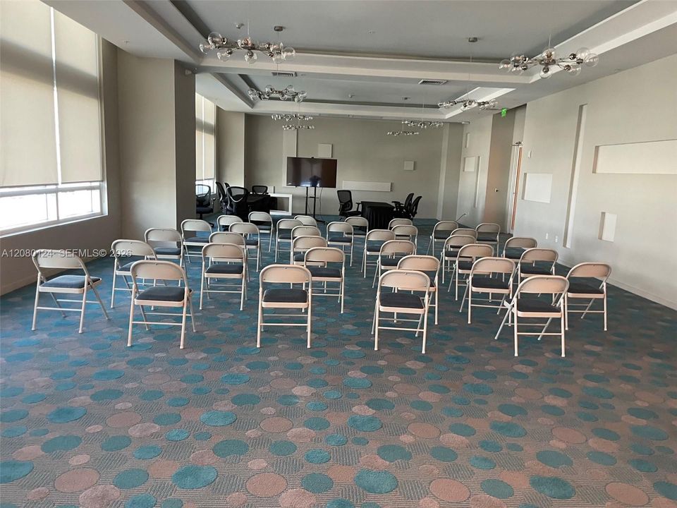 MEETING ROOM