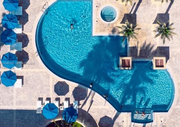 Pool & Spa