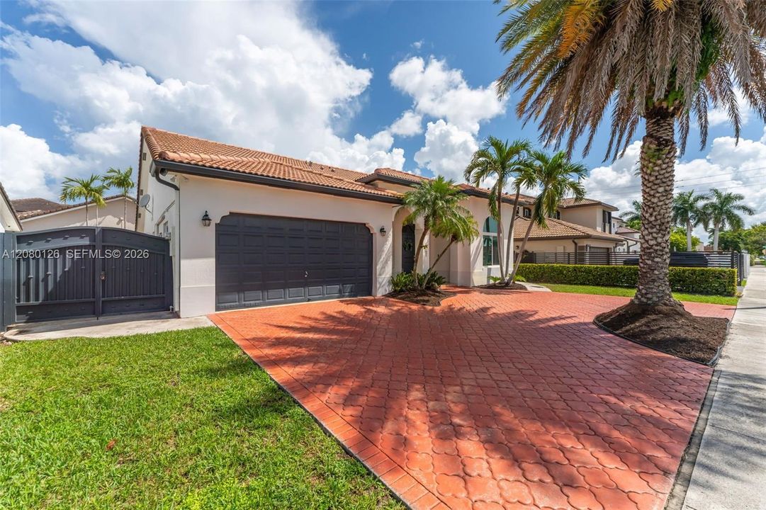 Active With Contract: $815,000 (4 beds, 3 baths, 2065 Square Feet)