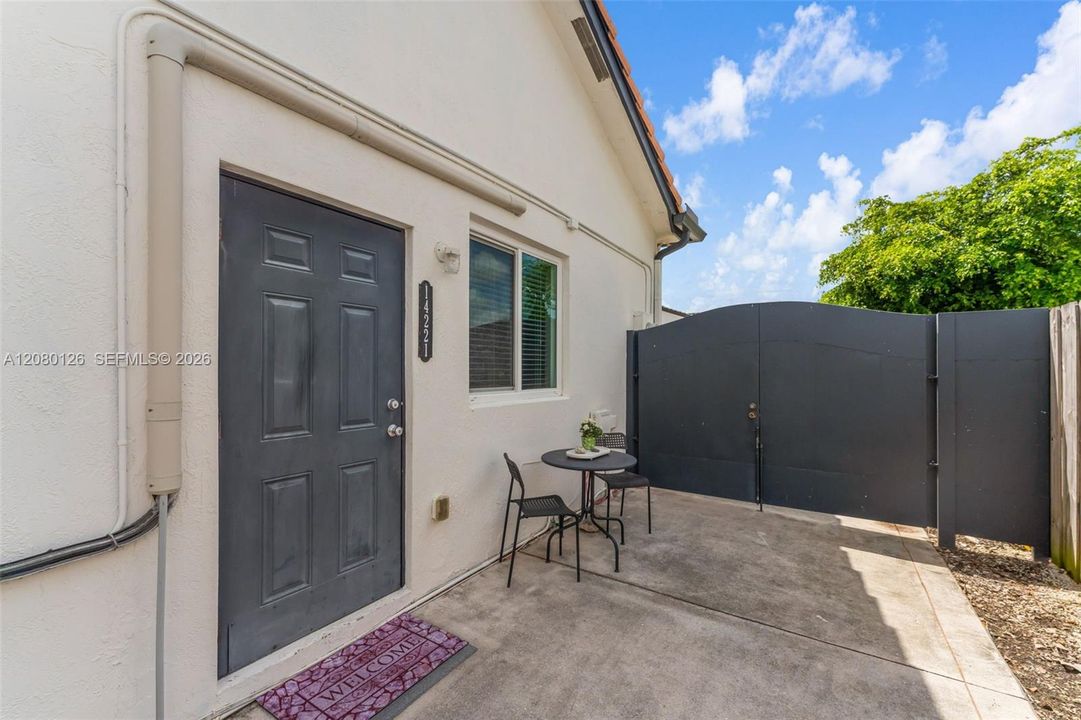 Active With Contract: $815,000 (4 beds, 3 baths, 2065 Square Feet)