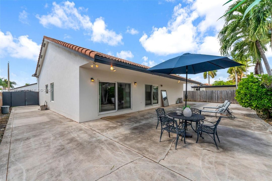 Active With Contract: $815,000 (4 beds, 3 baths, 2065 Square Feet)