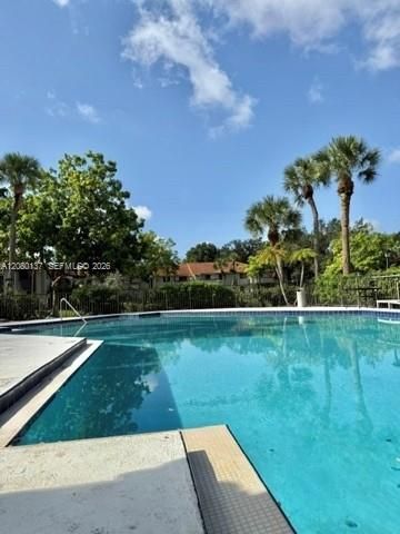 For Rent: $1,750 (1 beds, 1 baths, 720 Square Feet)